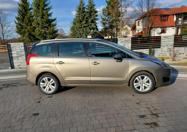 Peugeot 5008 cena 39400 przebieg: 211432, rok produkcji 2014 z Pieniężno małe 79